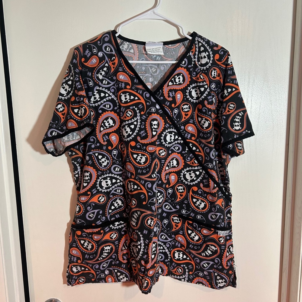 UA Scrubs Ghoulish Paisley Black Skull V-Neck Scrub Top XL